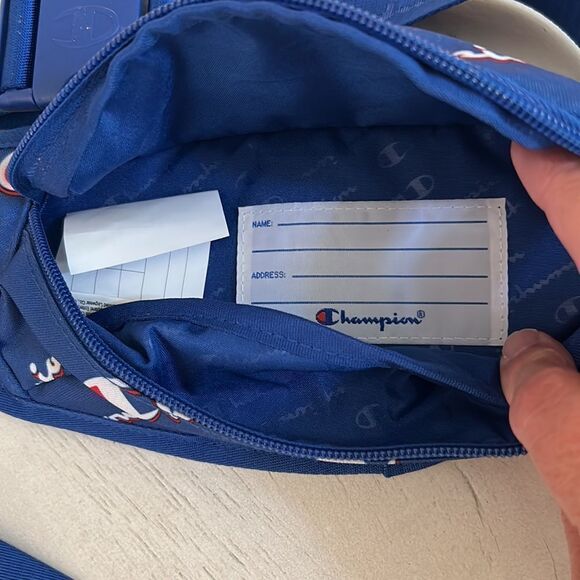 Champion Fanny Pack NWOT - Picture 3 of 3
